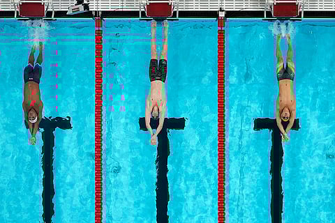 Men's 200-meter backstroke swimming